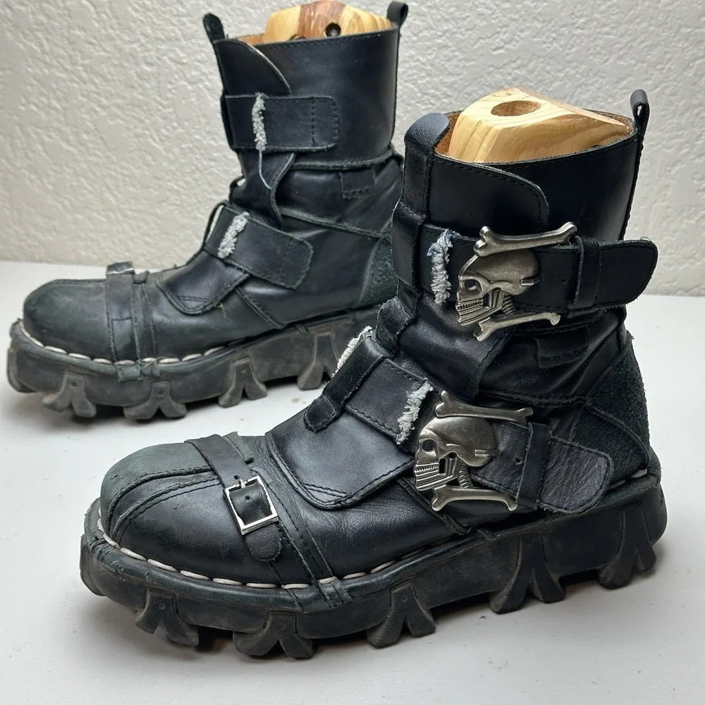 Used  Black Leather Skull & Bones‎ Goth Biker Boots 1809-255 Size 7.5/Men's 9/WM